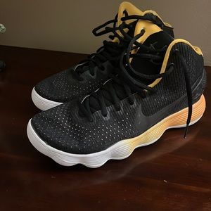 Nike hyperdunk basketball shoe